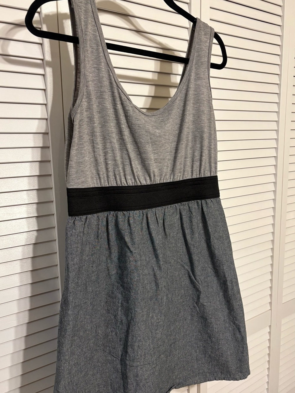 Xhilaration Grey Sleeveless Two-Tone Babydoll St Mini Dress with Black Waistband